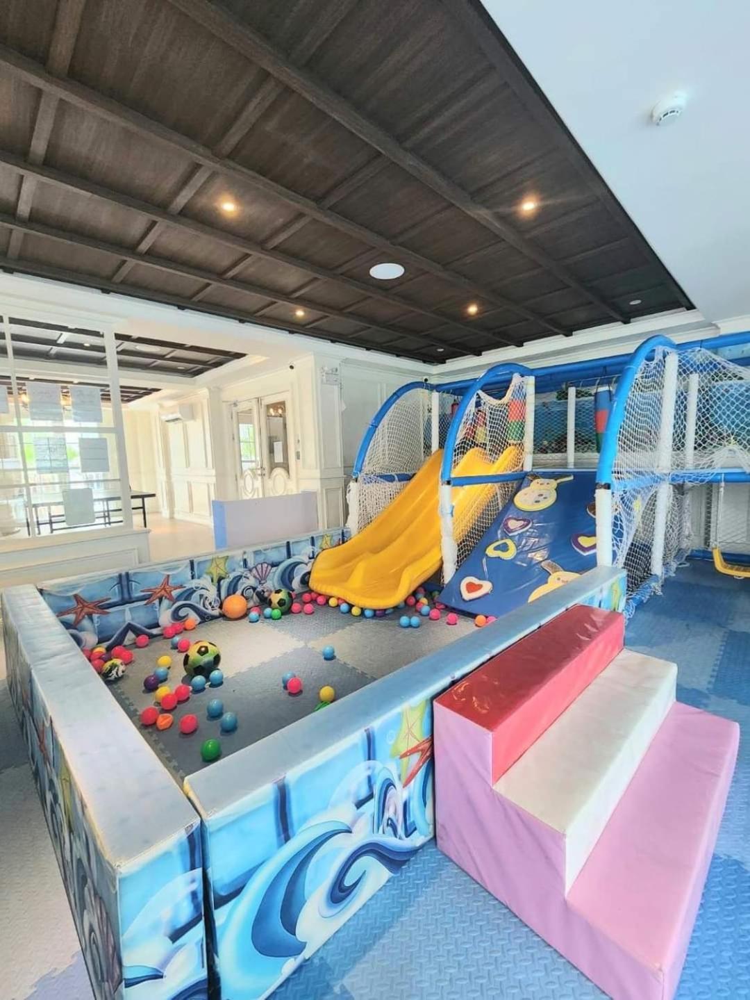 Apartment คอนโดสวนน้ำเซเว่นซี2
