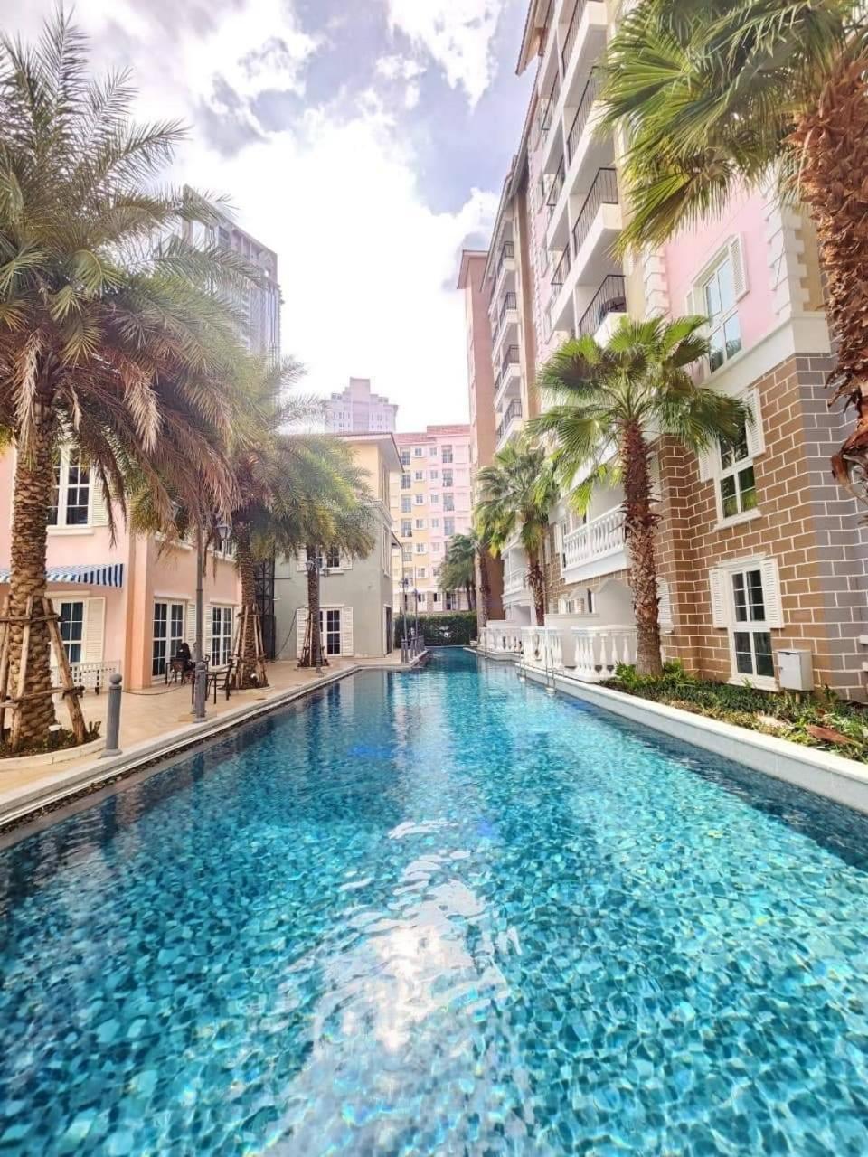 คอนโดสวนน้ำเซเว่นซี2 Apartment Na Chom Thian